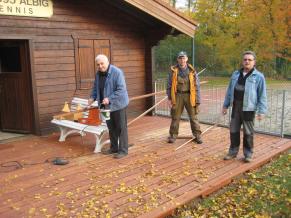 Bau der Möbelbox und Anpassungs- und Restarbeiten