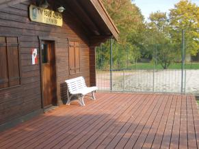Neue Terrasse am Bürgertreff fertiggstellt