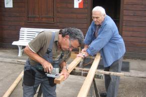Kerbeputz auf dem Dorfplatz