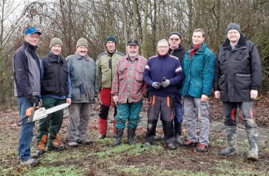 Heckenrückschnitt durch den Bauernverein Albig