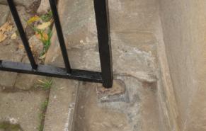 „Volontäre für Albig“ sanieren Friedhofstor aus dem Jahr 1854