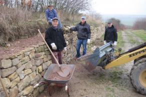 Die Trockenmauer im Ahlenberg wurde in insgesamt 8 Arbeitseinsätzen saniert
