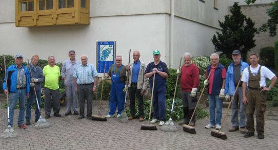 Starke Vegetation erfordert starke Pflegeleistung