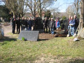 Frühjahrsarbeiten auf dem Friedhof