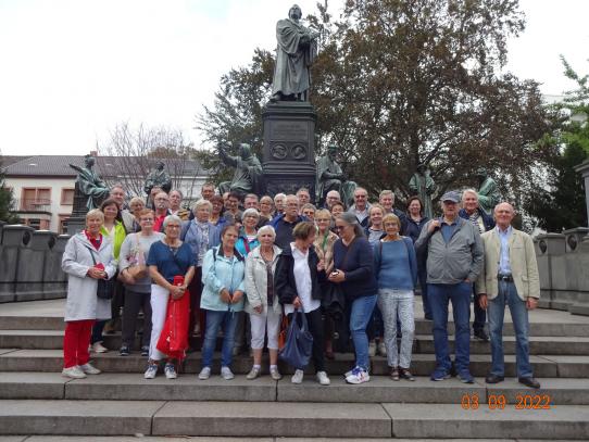 Gruppenfoto beim deutsch-französischen Partnerschaftstreffen in Worms
