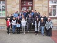  Die Erzieherinnen hatten Besuch von 17 Nikoläusen. Für die Reinigungsaktion im Spielhof gab es eine dickes Lob. 