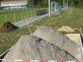 Weitsprunggrube (vorher)