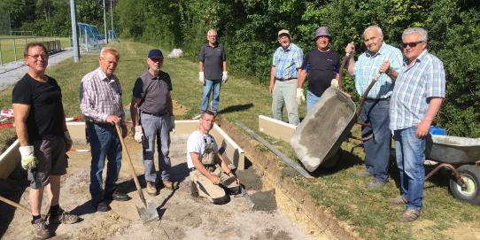 Bau einer Sprunggrube