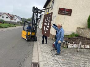 Albiger Cortenstahltafel wird aufgestellt