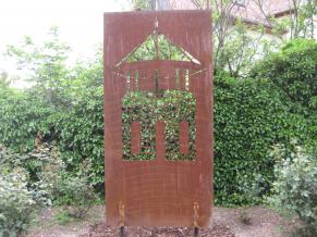 Cortenstahltafel "Weinbergtrum auf dem Fels"