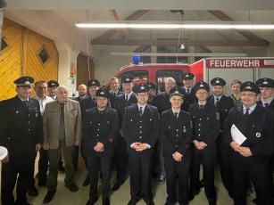 Mitglieder der Freiwilligen Feuerwehr Albig bei der Generalversammlung