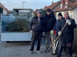 Volontäre kümmern sich um die Pflanzinseln „Am Alten Brunnen“