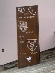 Denkmal zum Jubiläum der Gemeindepartnerschaft mit Signy-L'Abbaye