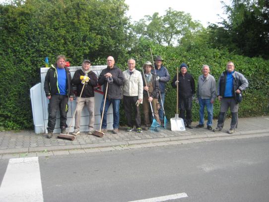 EIne Gruppe von Volontären im Einsatz